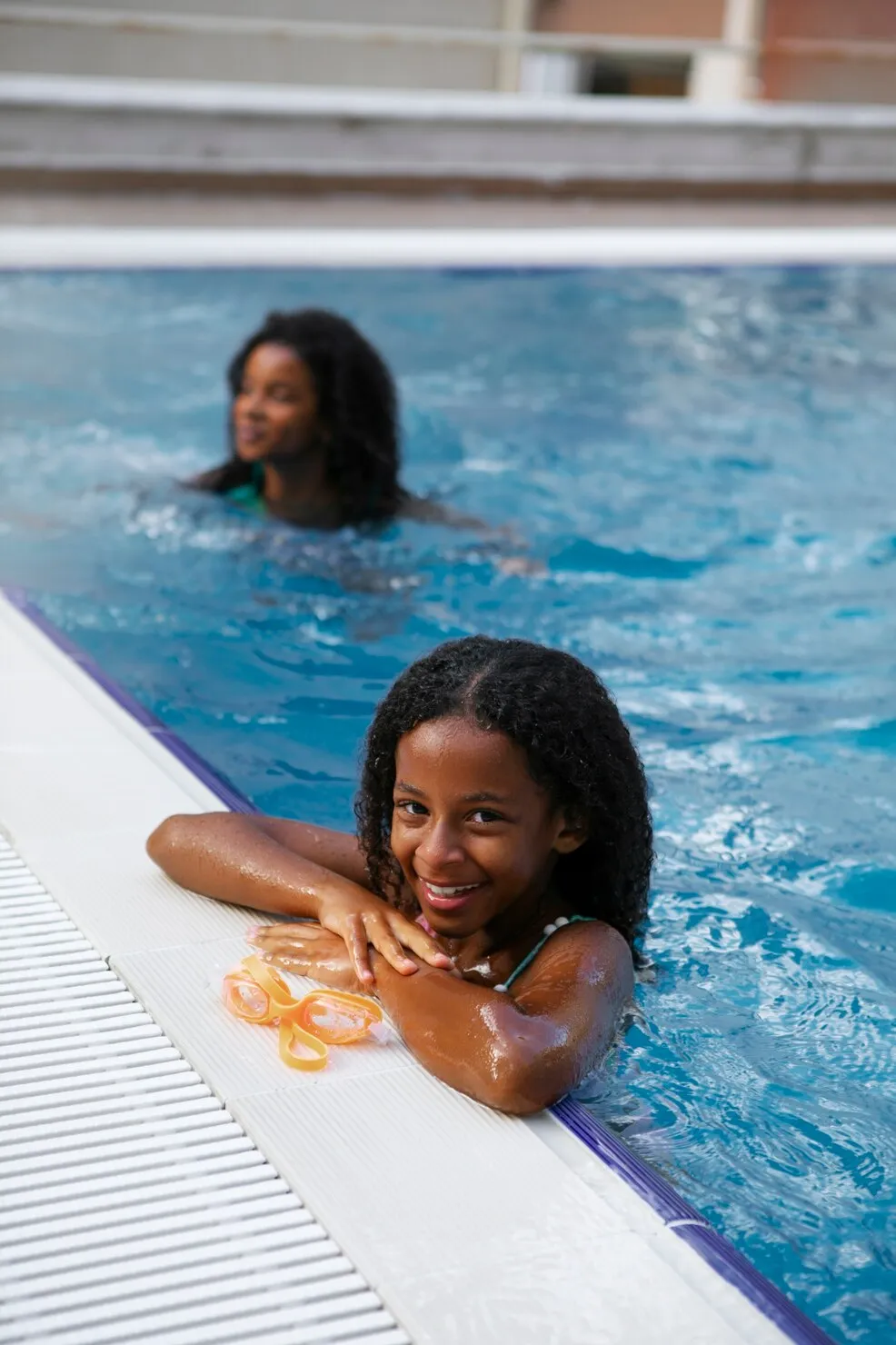 Home imageye imgi 44 side view smiley girl pool 23 2149739067